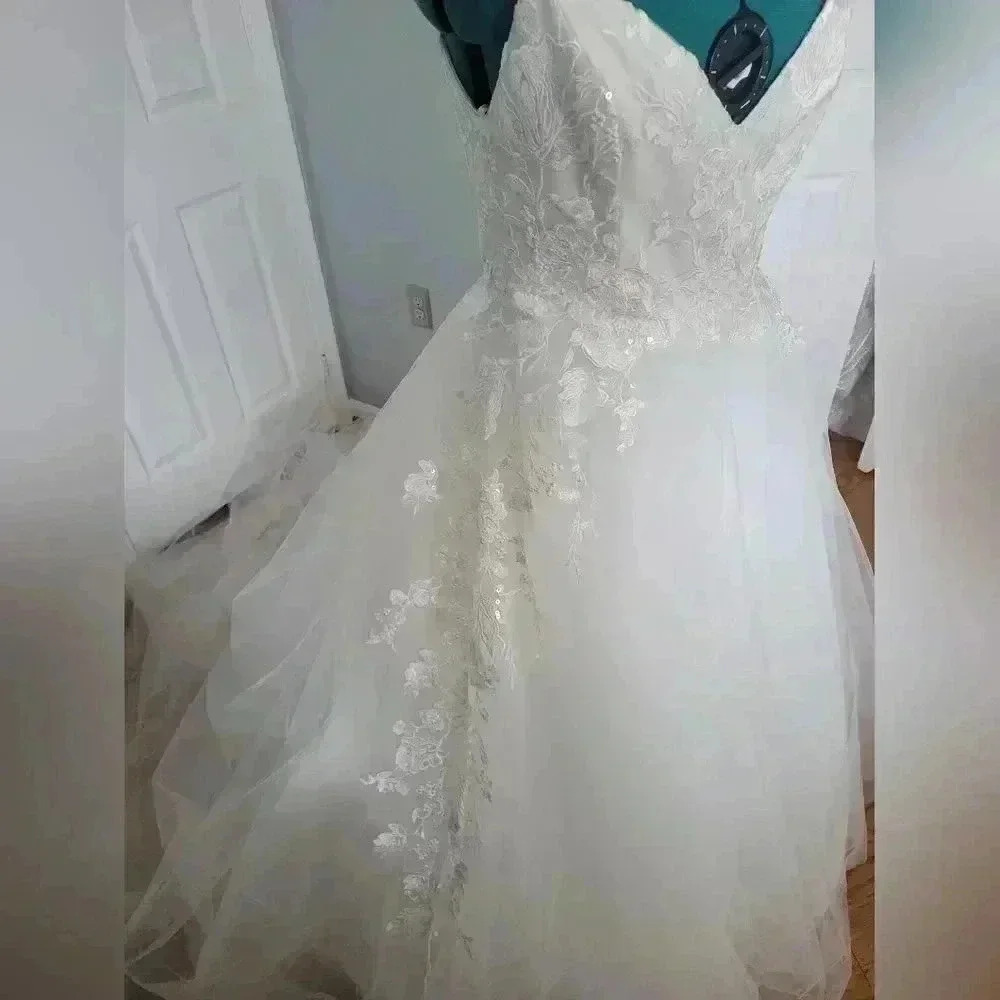 NWT Tara Keely Rhea Size 12 (US 8) Ballgown Wedding Dress with Floral appliques - Picture 4 of 7
